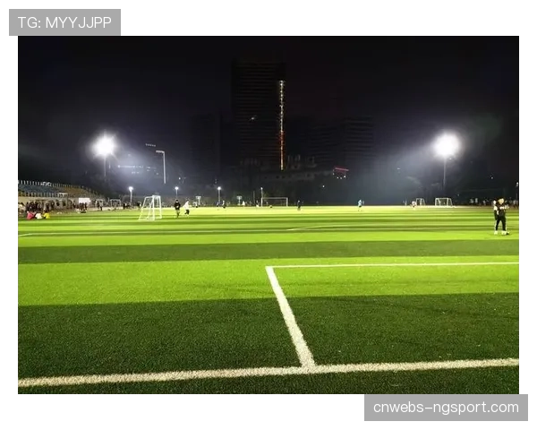 为减少光污染，英超俱乐部被要求提交夜间比赛时新型定向聚光系统的改造计划